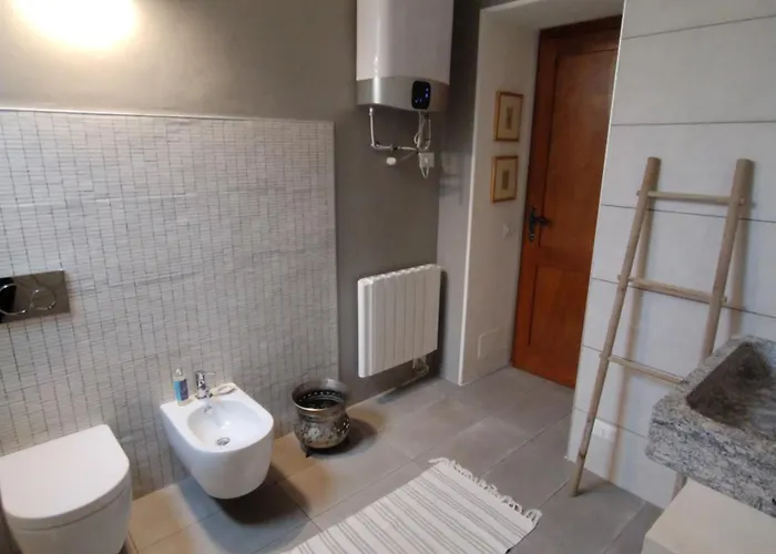 Fuga Romantica Di San Valentino In Un Angolo Intimo E Facile Da Raggiungere, Ca Del Livello Vi Accoglie Con Il Calore Del Camino E La Magica Atmosfera Del Luogo Canzo