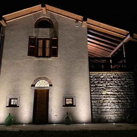 Ferienhaus Fuga Romantica Di San Valentino In Un Angolo Intimo E Facile Da Raggiungere, Ca Del Livello Vi Accoglie Con Il Calore Del Camino E La Magica Atmosfera Del Luogo *